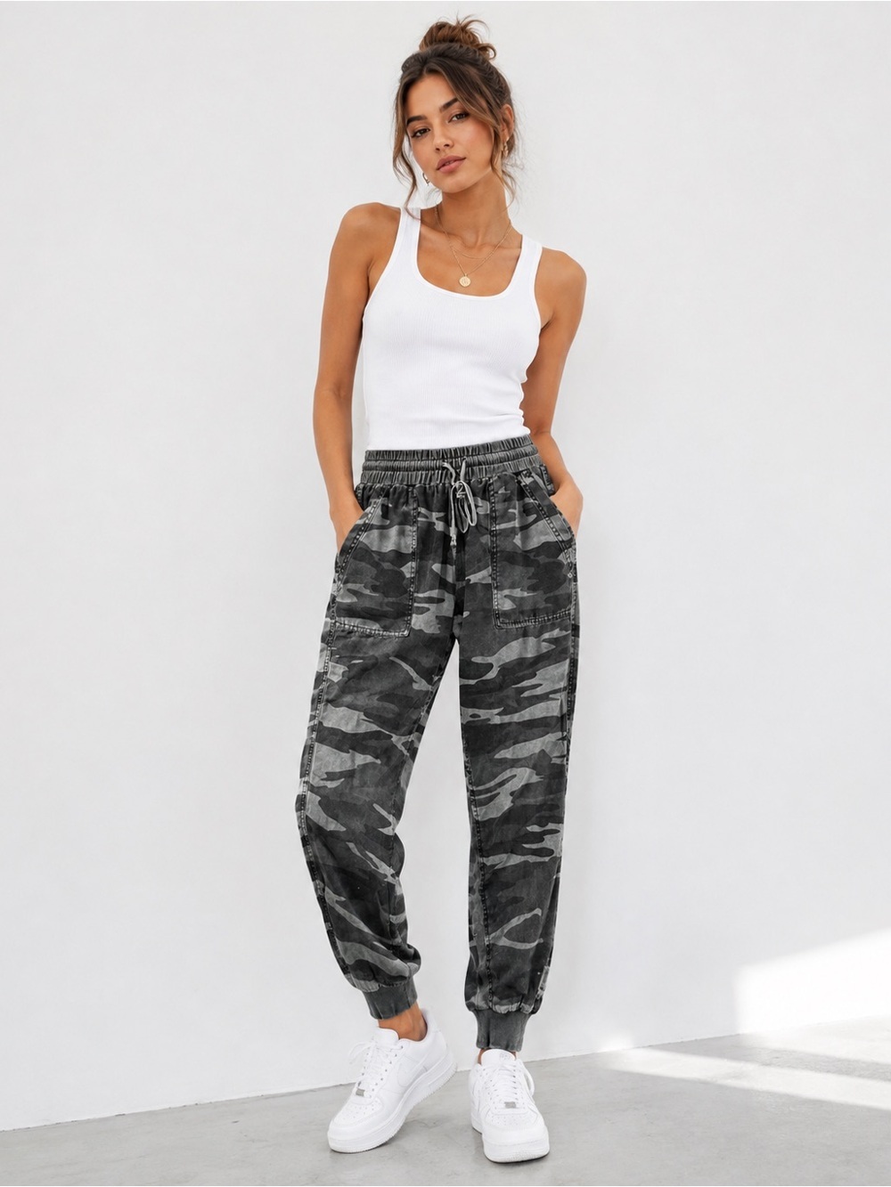 Effortless elevated casual 🤍 Splendid camo joggers size M